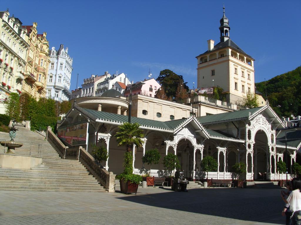 In Center - Morassi *