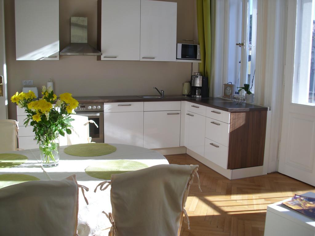Apartment In Center - Morassi